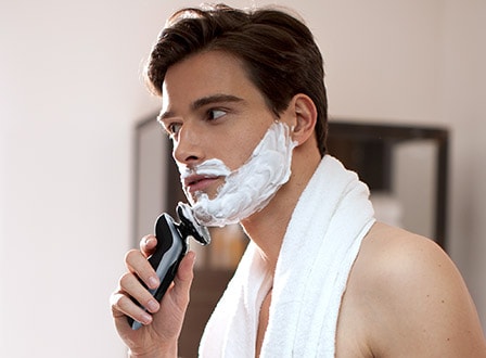 Philips men’s electric shavers feature personal comfort settings, to ensure you get a smooth shave every time